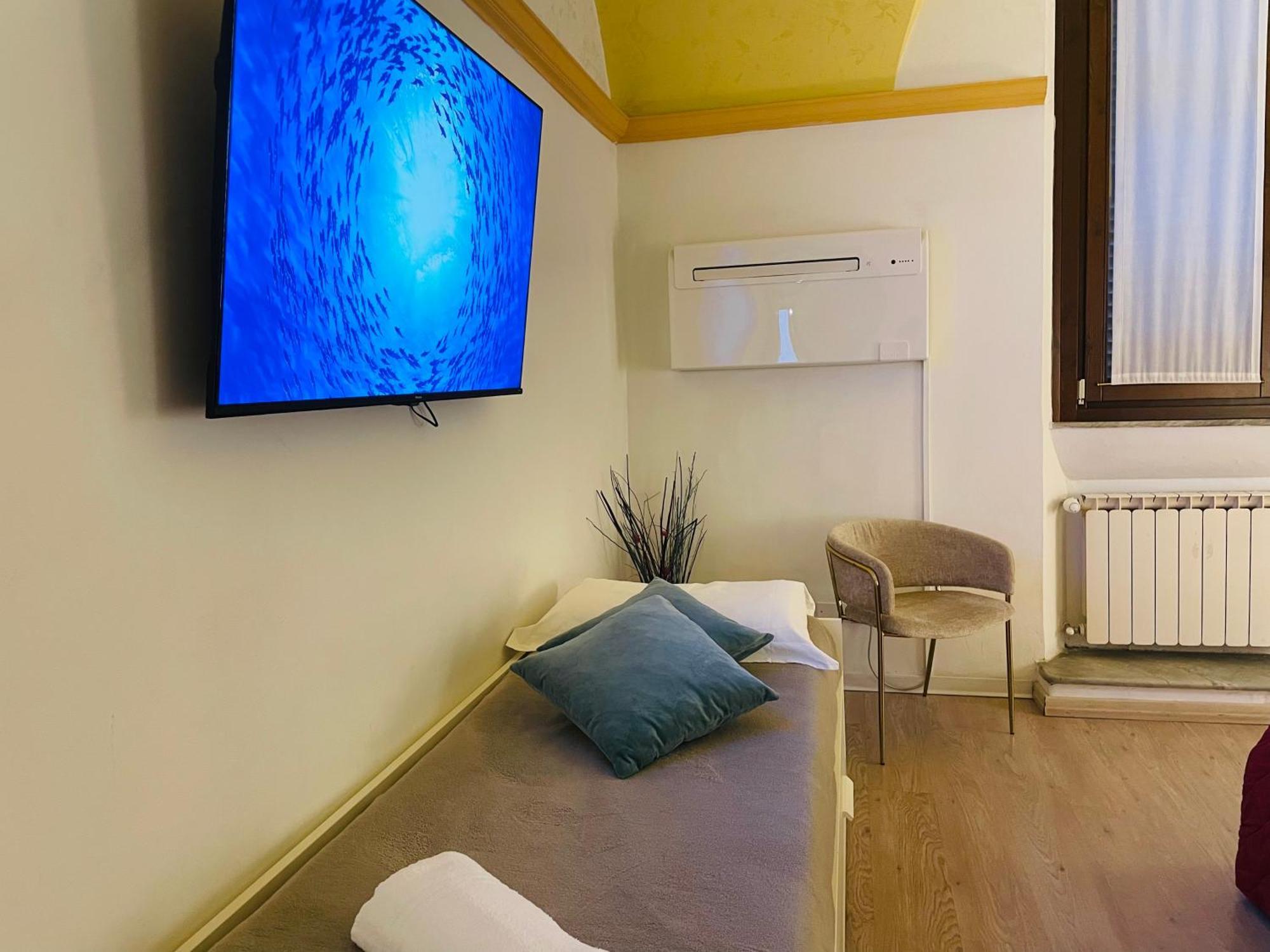 Colosseum-Apartments Рим Екстер'єр фото